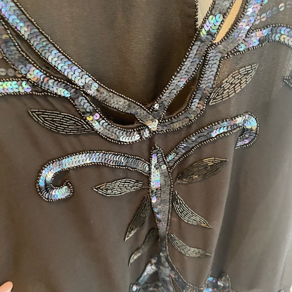Beautiful silk sequence top - Picture 3 of 4